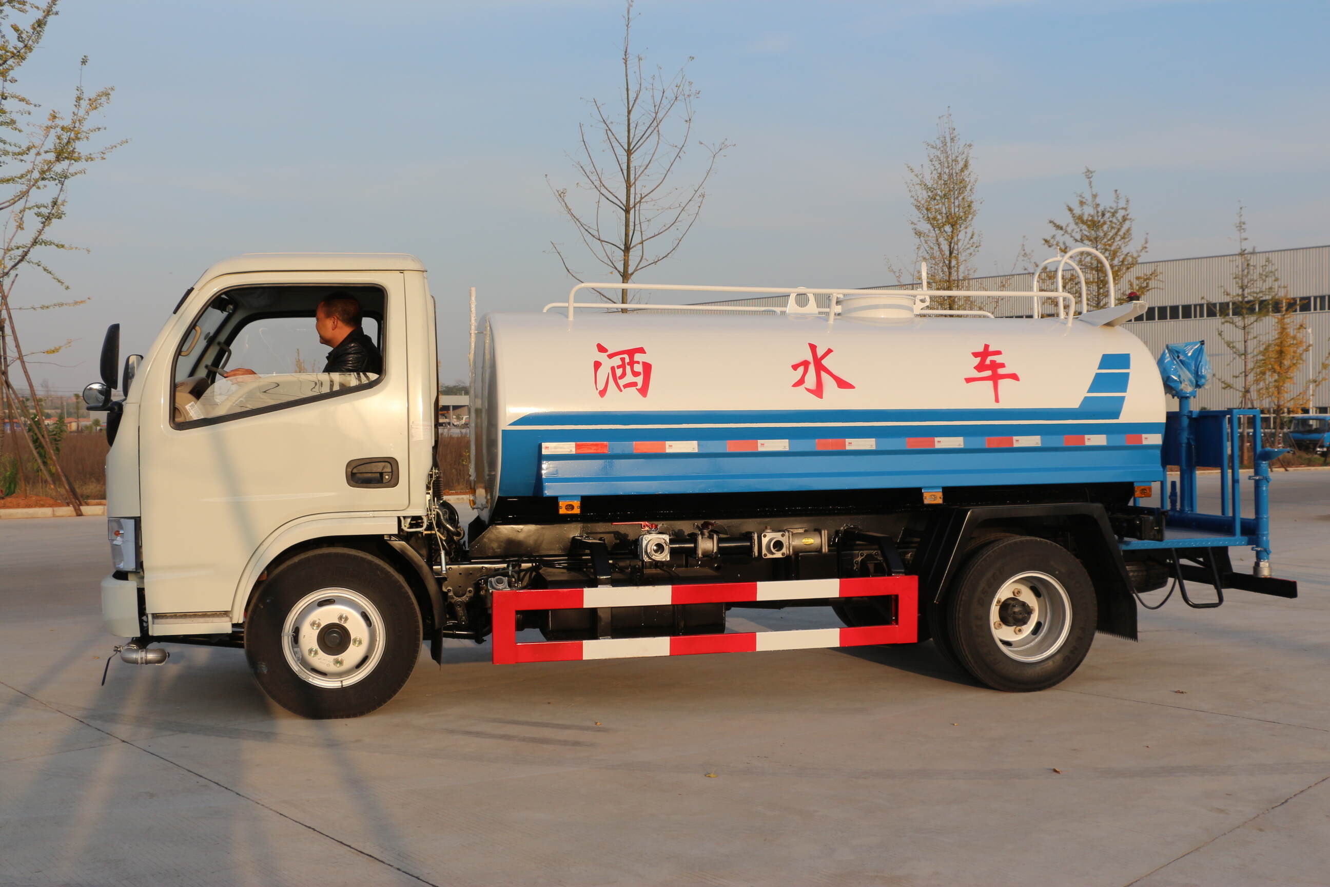 water sprinkler truck for sale ,water tanker truck manufacturers