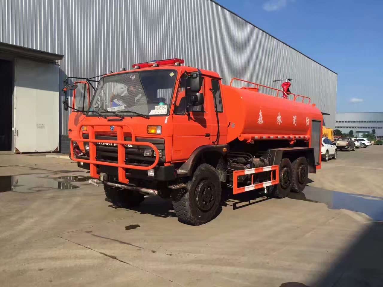 Dongfeng 6x6style 10m3 water fire truck
